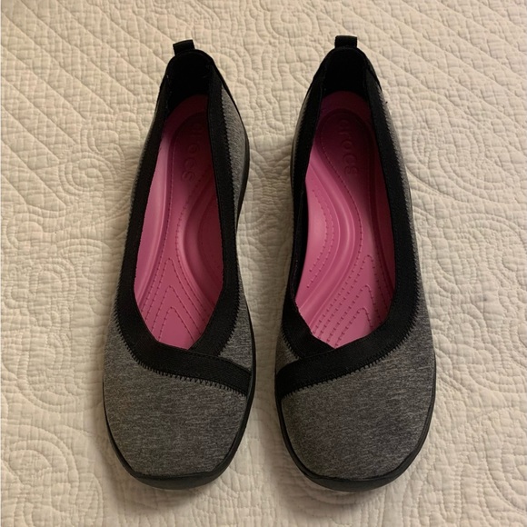 CROCS Shoes - CROCS Women's Business Day Stretch Skimmer Gray and Black Flats